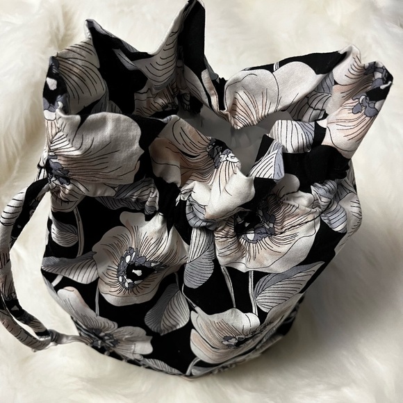 Vera Bradley Handbags - Vera Bradley Ditty bag